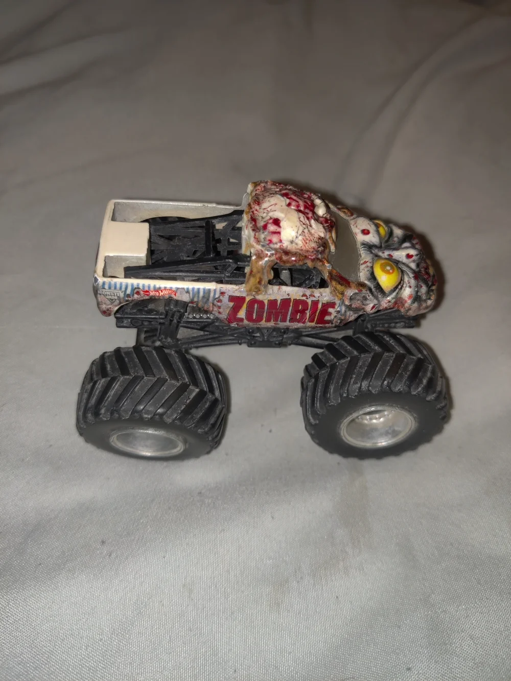 Mattel Hot Wheels Monster Jam Zombie Diecast Vehicle 1:24 Scale